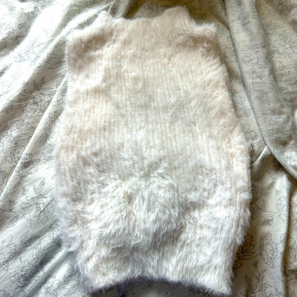 fuzzy going out top; size small